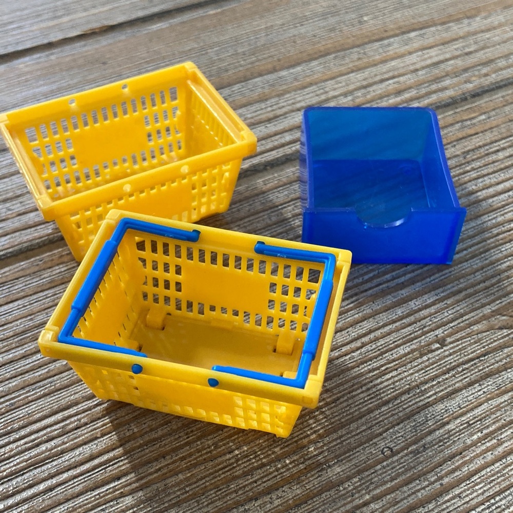 Mini brands bundle - Picture 6 of 15